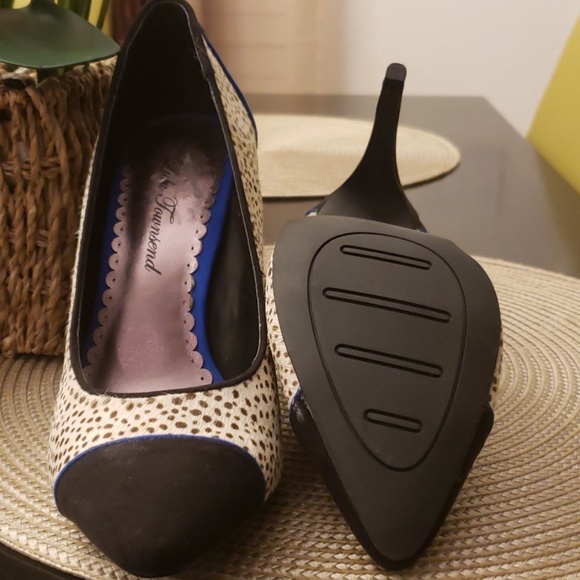 Pumps - Picture 3 of 4